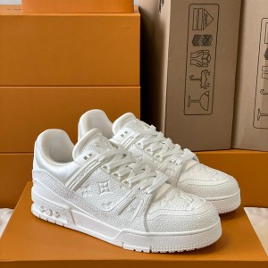 「#143」LOUIS VUITTON Trainer diamond