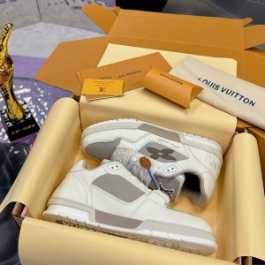 「#239」LOUIS VUITTON Trainer