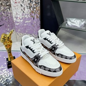 「#243」LOUIS VUITTON Trainer