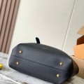 「#11694」Louis Vuitton bags