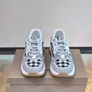 「#15040」Burberry shoes