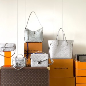 「#20000」Louis Vuitton bags;M14225 Wallet M13593 Vanity M13481 Metis M12917 Carryall M13758 Neverfull 
