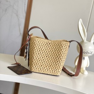 「#20033」Louis Vuitton Bags; Chip  M14217(16 x 18 x 12cm