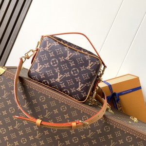「#20064」Louis Vuitton Bags; Chip  M14025 ( 25.0 x 17.5 x 11.0 cm