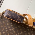「#20065」Louis Vuitton Bags; Chip  M14106 ( 16.0 x 21.0 x 6.0  cm