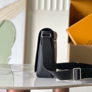 「#20096」Louis Vuitton Bags; Chip  M30850 ( 26 x 20 x 7 cm