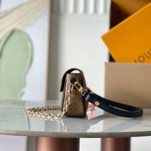 「#20110」Louis Vuitton Bags; Chip  M26587 ( 23.5 x 12 x 4.3 cm