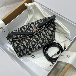 「#22581」Dior Bags  (21×18×5cm