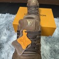 「#105」LOUIS VUITTON Trainer