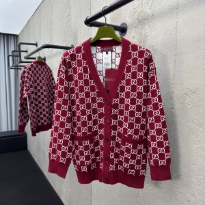 「#2831」Gucci cardigan; sweater