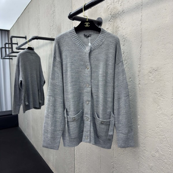 「#4050」CHANEL cardigan; sweater