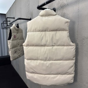 「#4600」Canada goose jacket；down/puff jacket