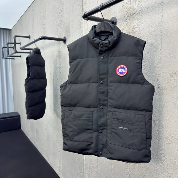 「#4601」Canada goose jacket；down/puff jacket