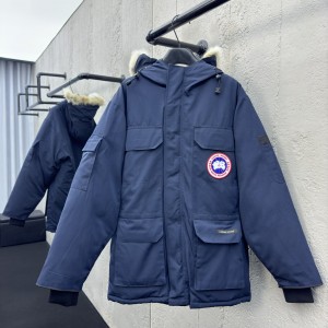「#4604」Canada goose jacket；down/puff jacket