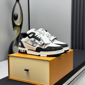 「#254」LOUIS VUITTON Trainer